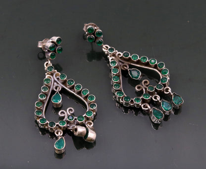 Sterling silver drop dangle earring with green onyx stone, vintage style, handmade jewelry ideal for girls' parties in India.