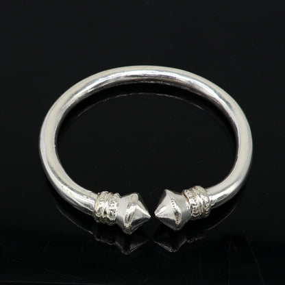 Sterling silver open face adjustable men’s kada bracelet with traditional Indian design, crafted by TRIBAL ORNAMENTS.