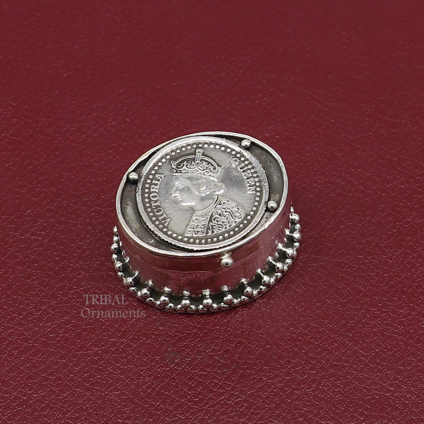 925 sterling silver Stunning Victoria queen coin design trinket box, kajal eyeliner box, Sindur box brides gift silver box stb748 - TRIBAL ORNAMENTS