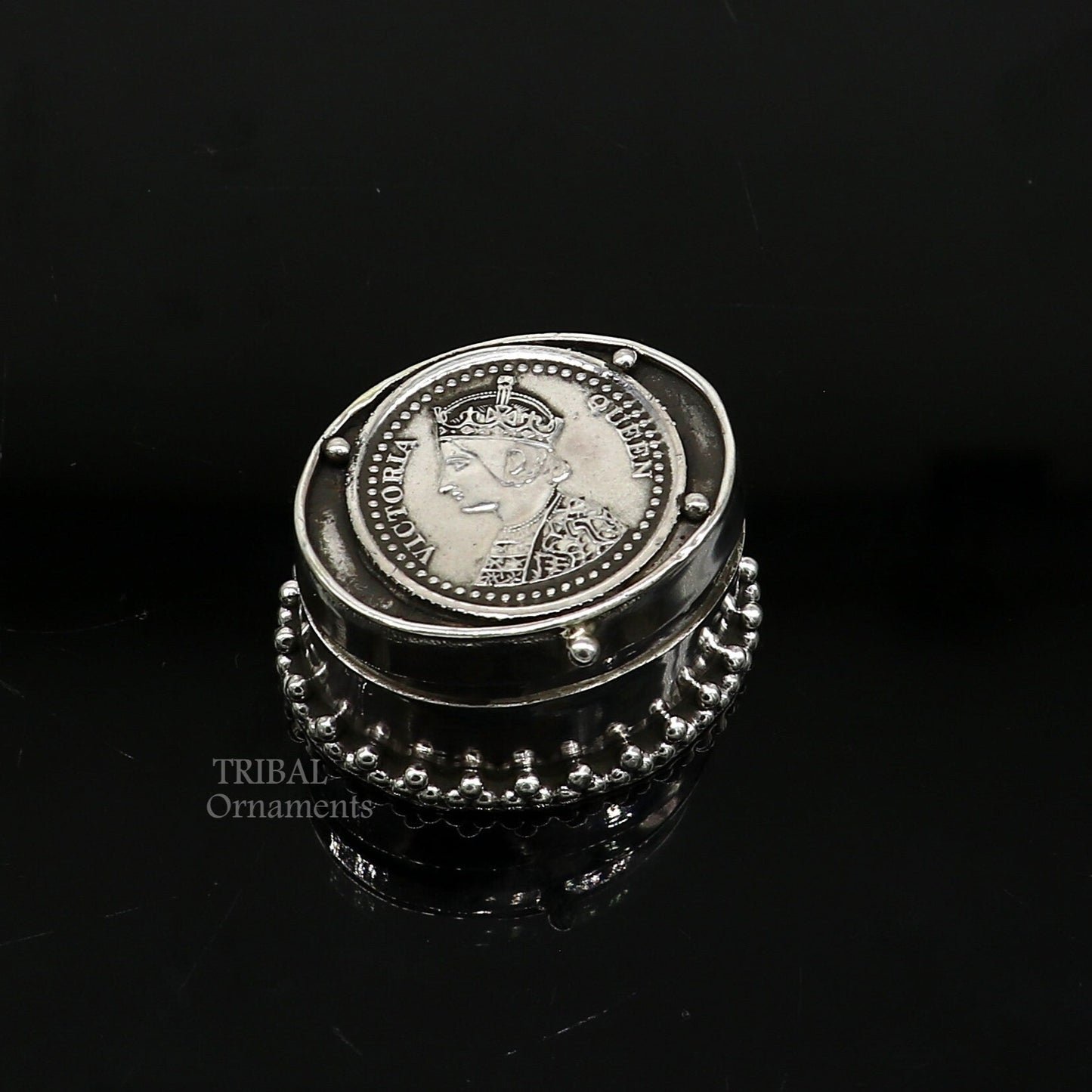 925 sterling silver Stunning Victoria queen coin design trinket box, kajal eyeliner box, Sindur box brides gift silver box stb748 - TRIBAL ORNAMENTS