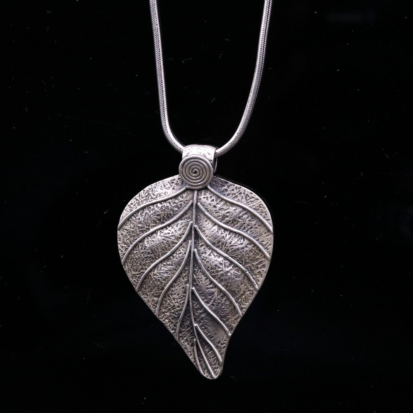 925 Sterling silver handmade tree leaf design modern trendy look ethnic pendant, charm necklace, temple jewelry gifting to her india nsp354 - TRIBAL ORNAMENTS