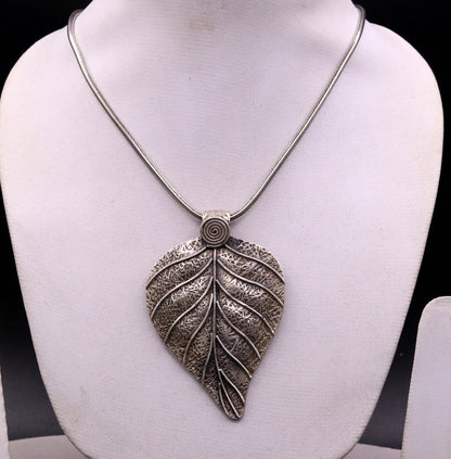925 Sterling silver handmade tree leaf design modern trendy look ethnic pendant, charm necklace, temple jewelry gifting to her india nsp354 - TRIBAL ORNAMENTS