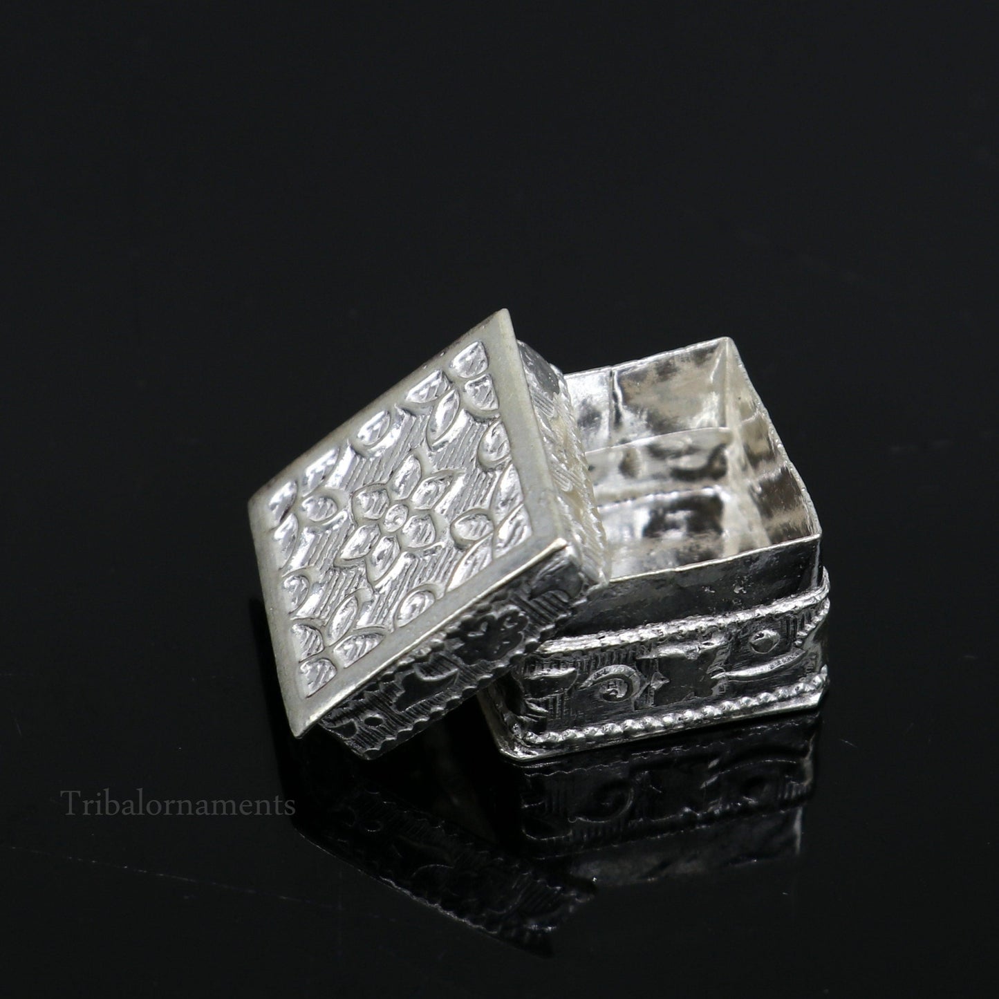 925 sterling silver trinket and kajal box in a square shape, bridal collection container by TRIBAL ORNAMENTS, elegant jewelry storage box.