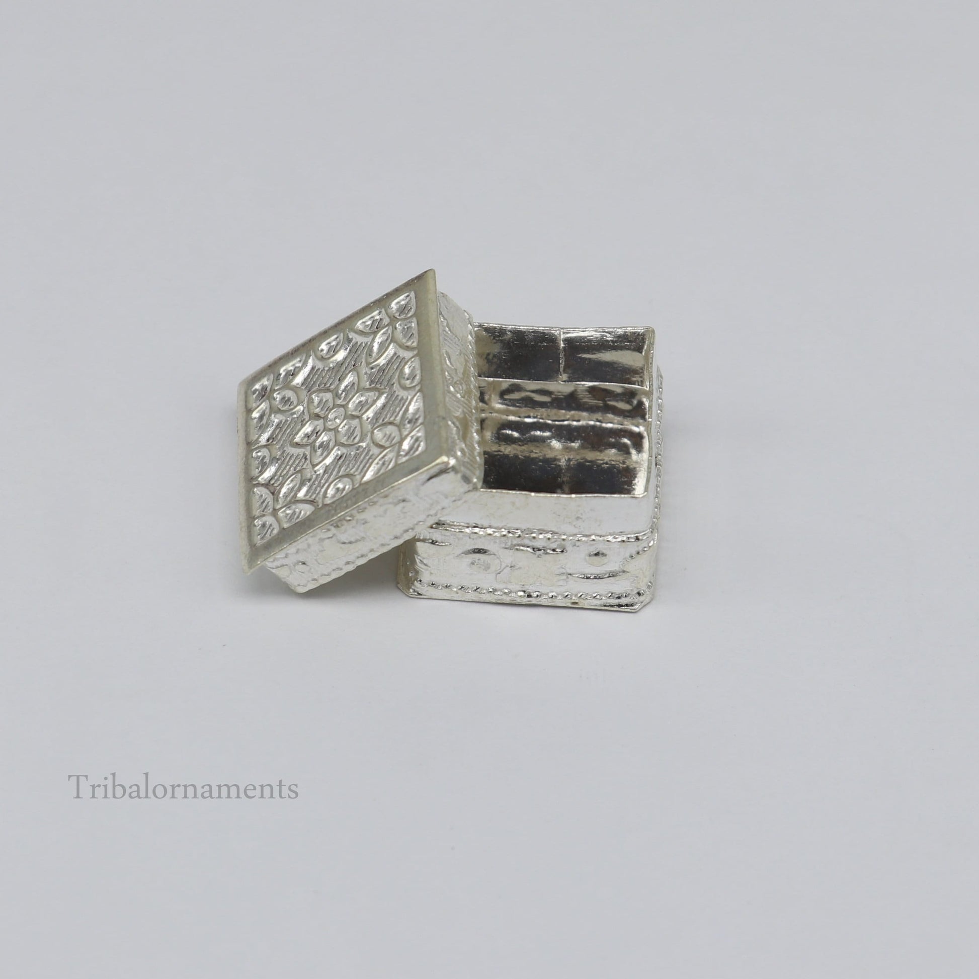 925 sterling silver trinket box with square shape, bridal design, for jewelry or cosmetics, from Tribal Ornaments collection.