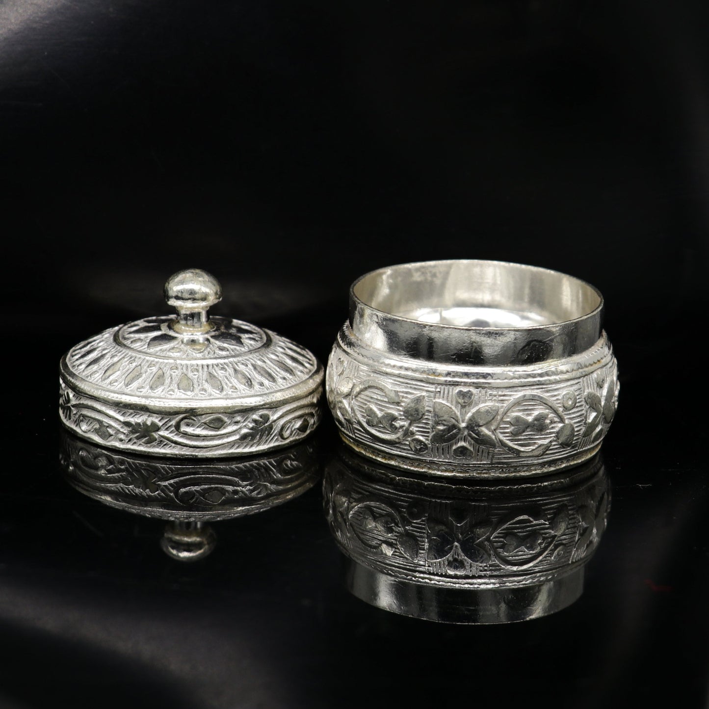 925 sterling silver unique antique design handmade brides eyes kajal box, surma box, kumkum sindur box, small trinket box article stb111 - TRIBAL ORNAMENTS