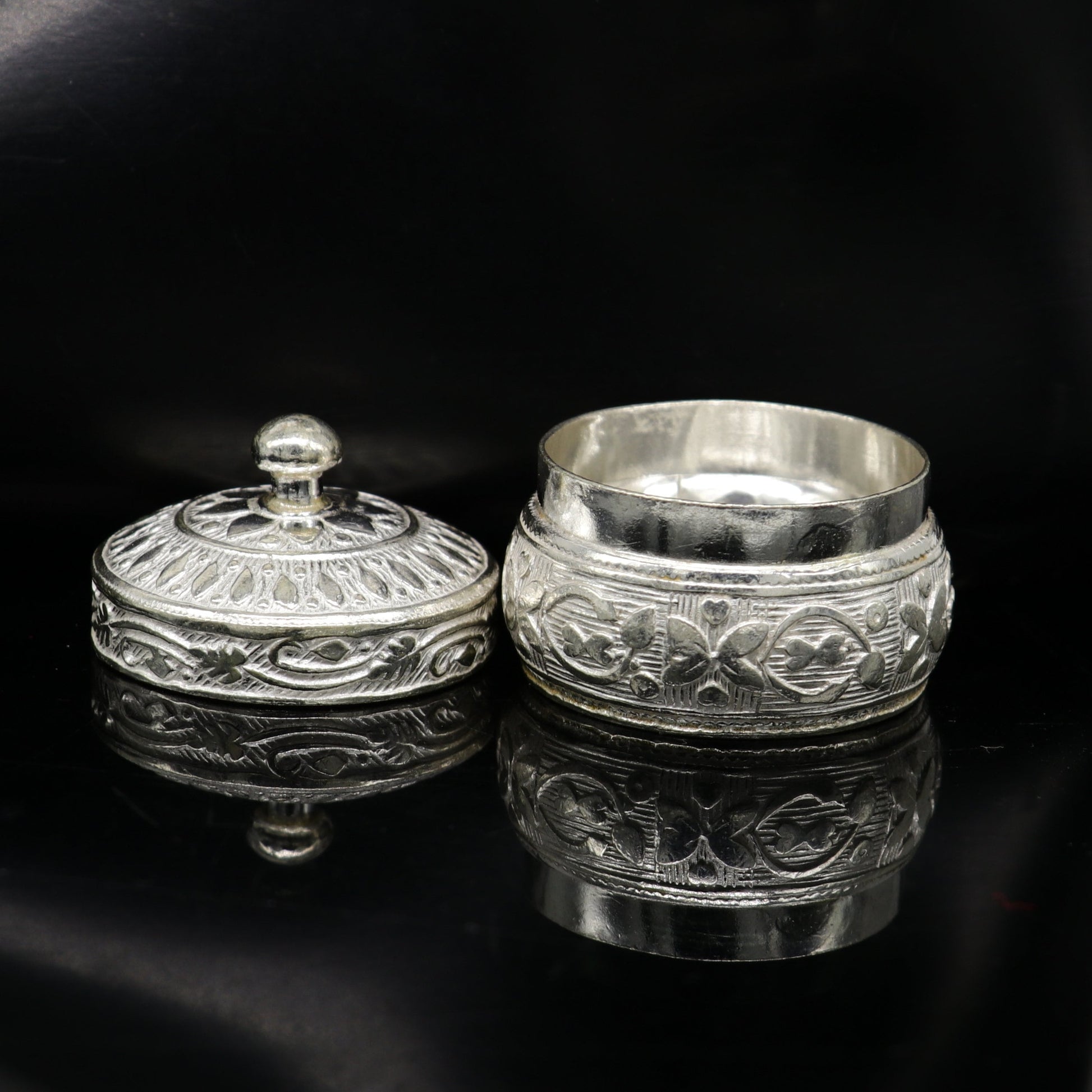 925 sterling silver unique antique design handmade brides eyes kajal box, surma box, kumkum sindur box, small trinket box article stb111 - TRIBAL ORNAMENTS