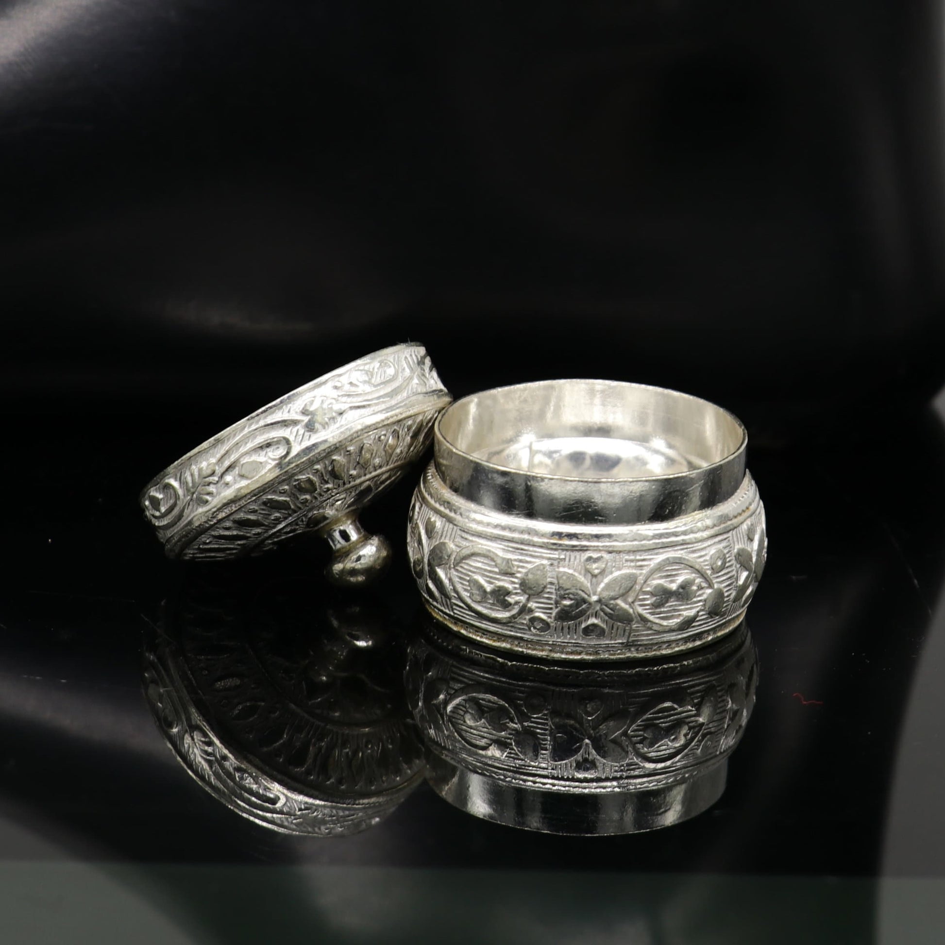 925 sterling silver unique antique design handmade brides eyes kajal box, surma box, kumkum sindur box, small trinket box article stb111 - TRIBAL ORNAMENTS