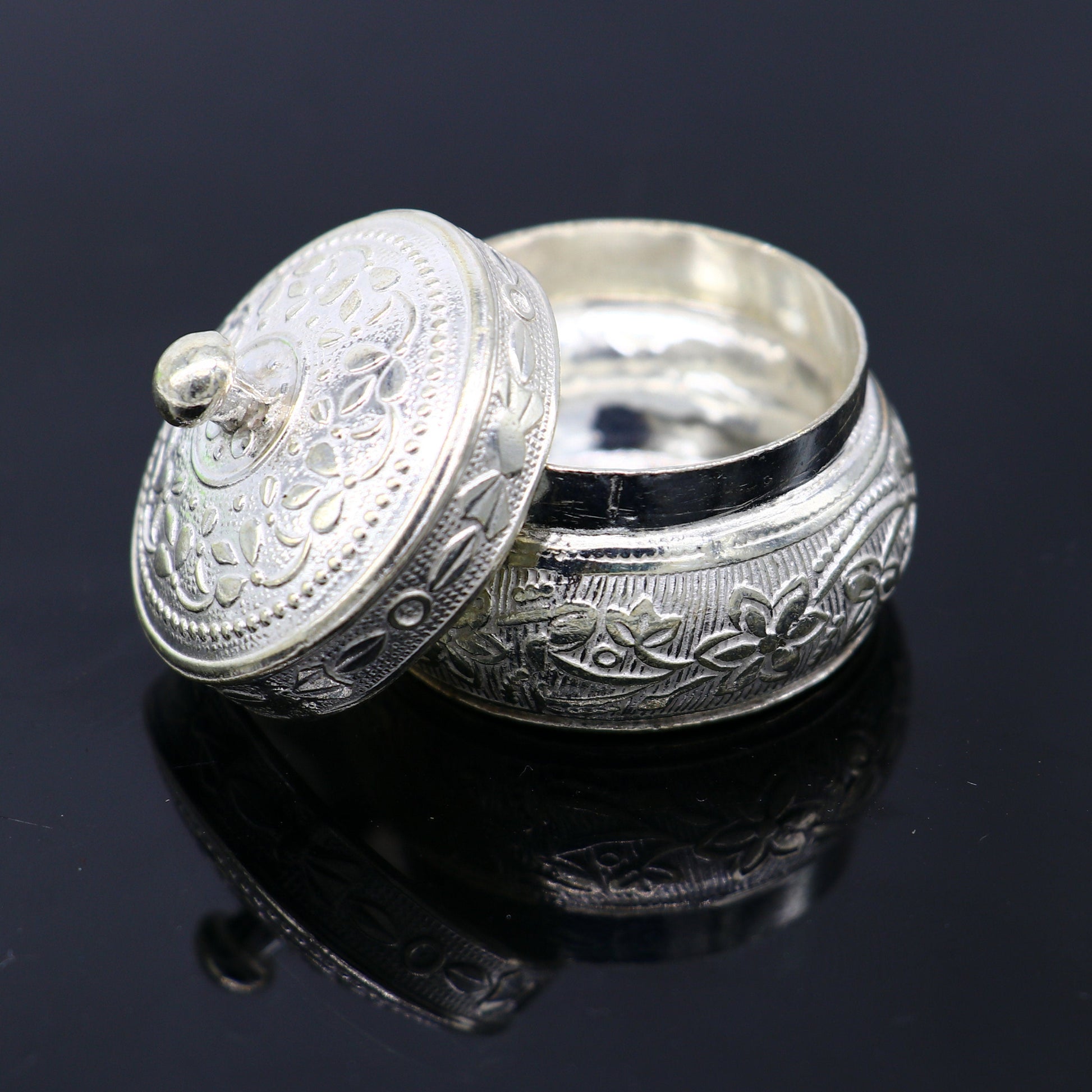 925 sterling silver unique antique design handmade brides eyes kajal box, surma box, kumkum sindur box, small trinket box article stb112 - TRIBAL ORNAMENTS