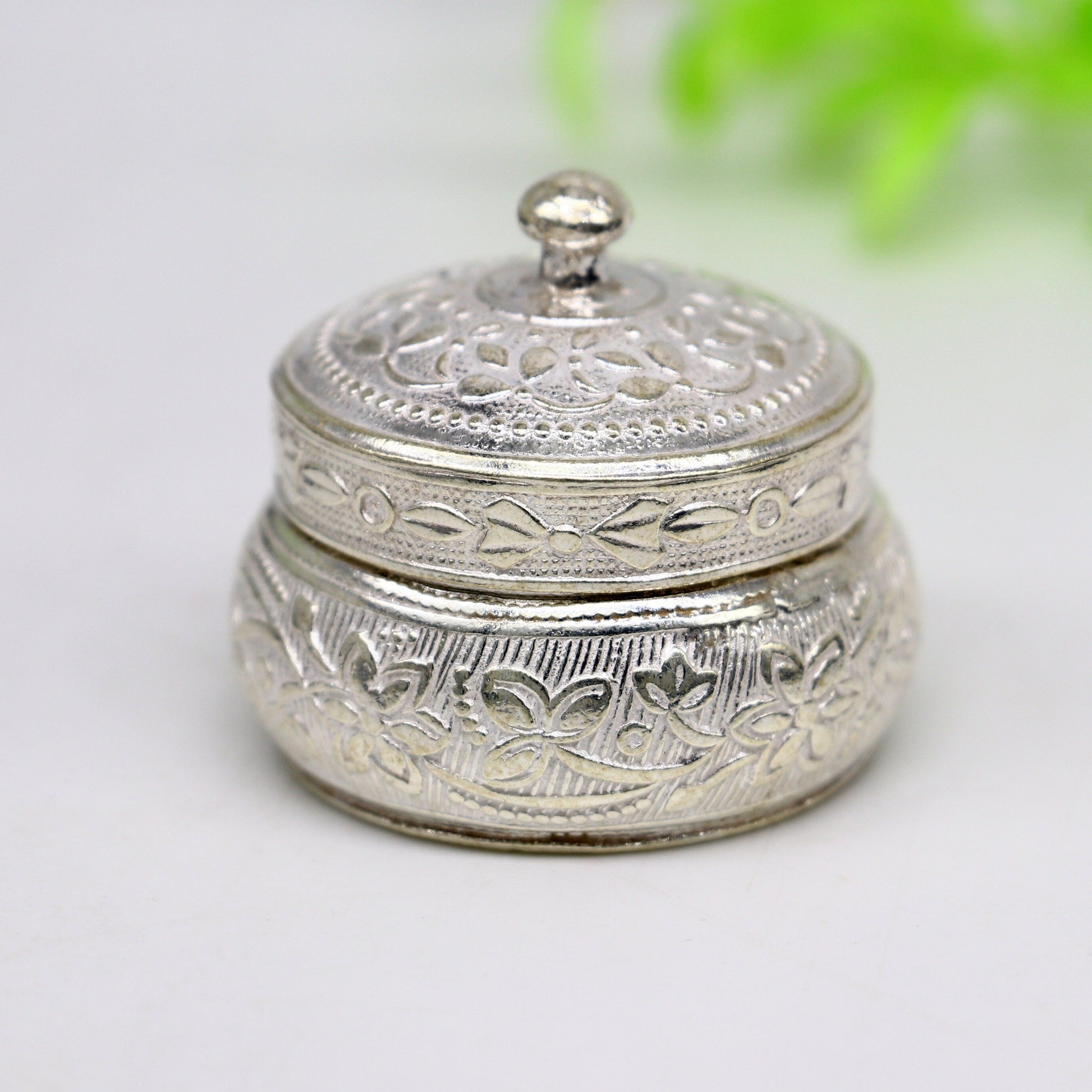 925 sterling silver unique antique design handmade brides eyes kajal box, surma box, kumkum sindur box, small trinket box article stb112 - TRIBAL ORNAMENTS