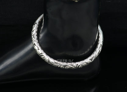 Vintage 925 sterling silver tribal foot kada ankle bracelet with antique oxidized tribal design, handmade ethnic silver jewelry.
