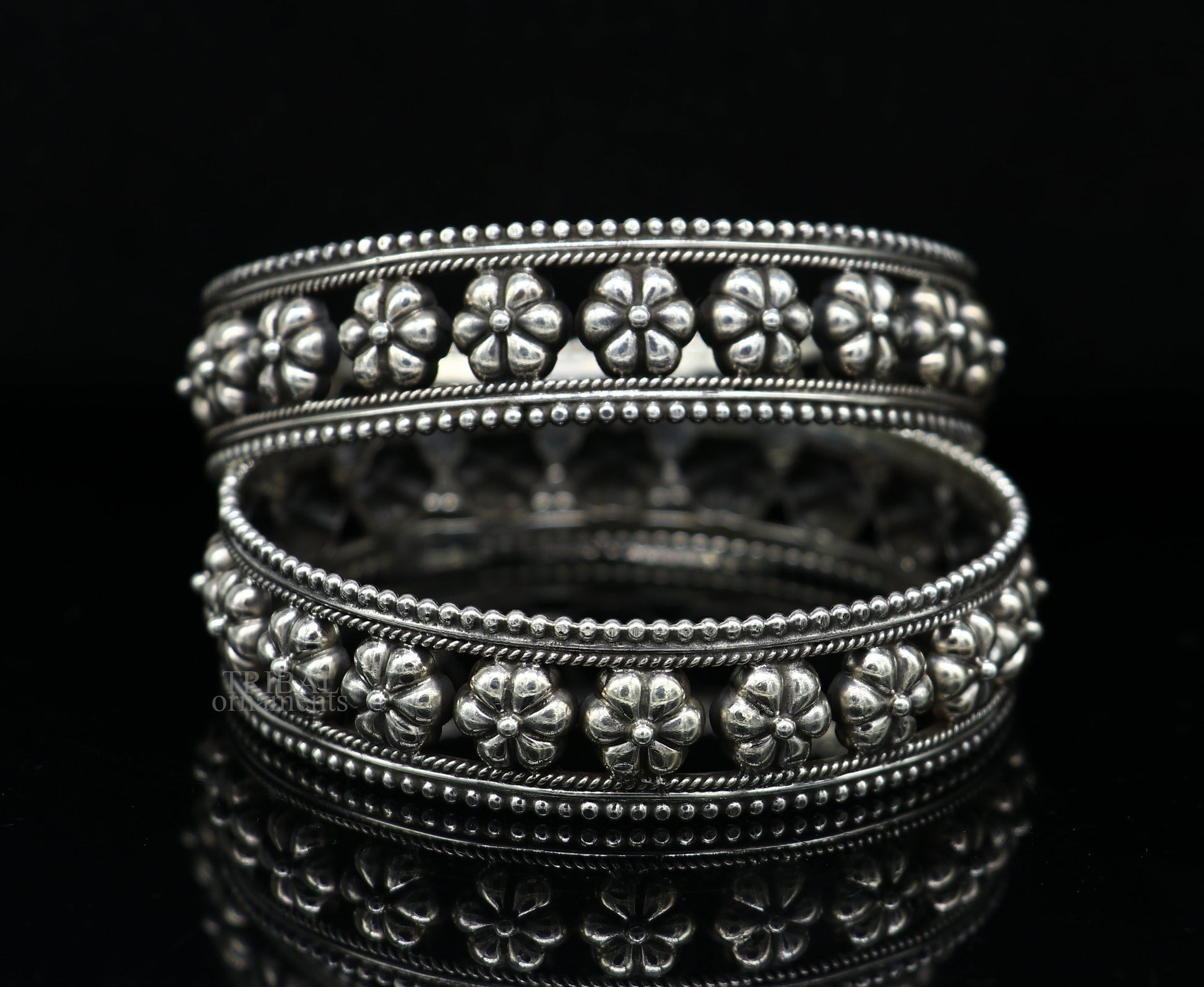 925 sterling silver vintage floral bangle bracelet with tribal ethnic design, crafted by TRIBAL ORNAMENTS.