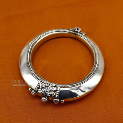 925 sterling silver vintage open face adjustable cuff bracelet by TRIBAL ORNAMENTS, unisex ethnic jewelry with plain design.