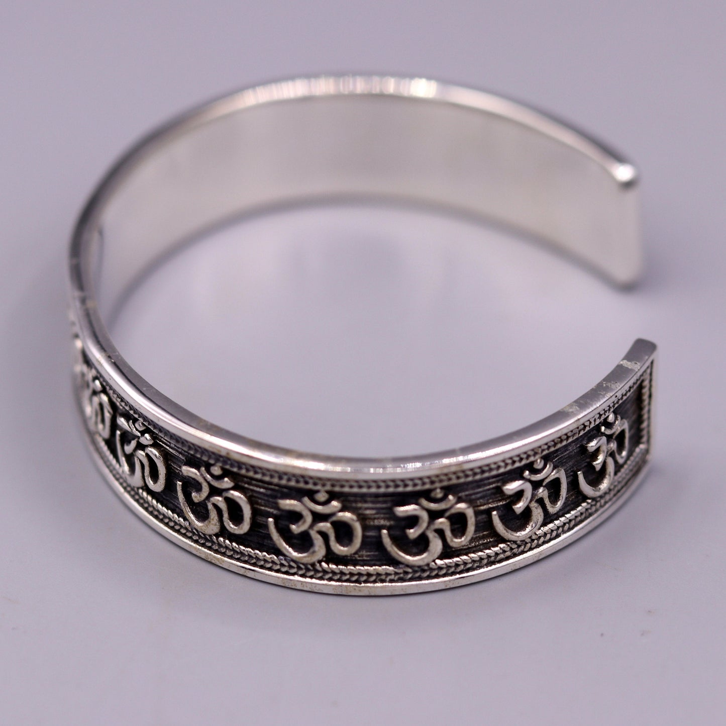 925 sterling Stylish handcrafted silver 'AUM' mantra bangle bracelet adjustable kada unisex ethnic stylish fashionable jewelry india nsk140 - TRIBAL ORNAMENTS