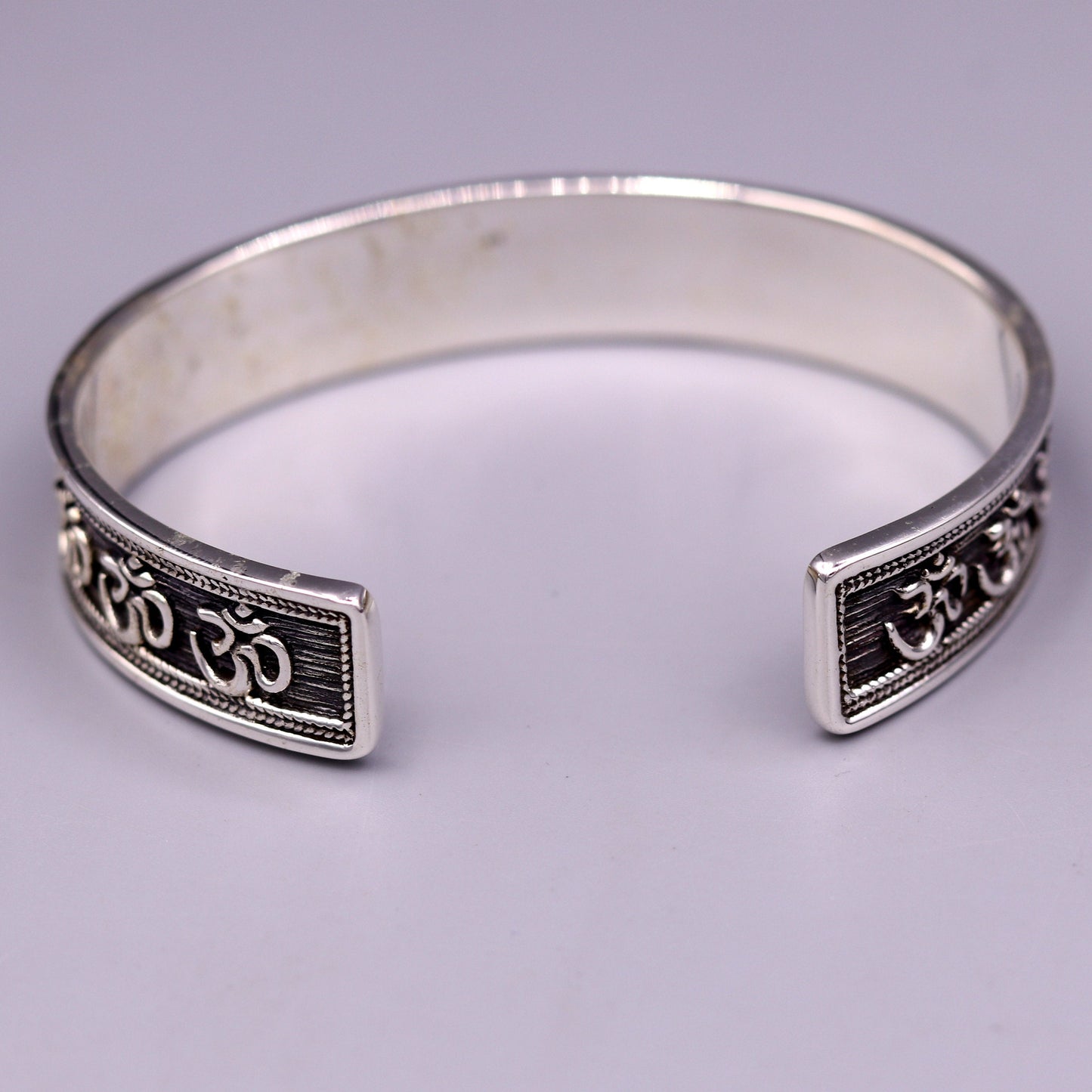 925 sterling Stylish handcrafted silver 'AUM' mantra bangle bracelet adjustable kada unisex ethnic stylish fashionable jewelry india nsk140 - TRIBAL ORNAMENTS