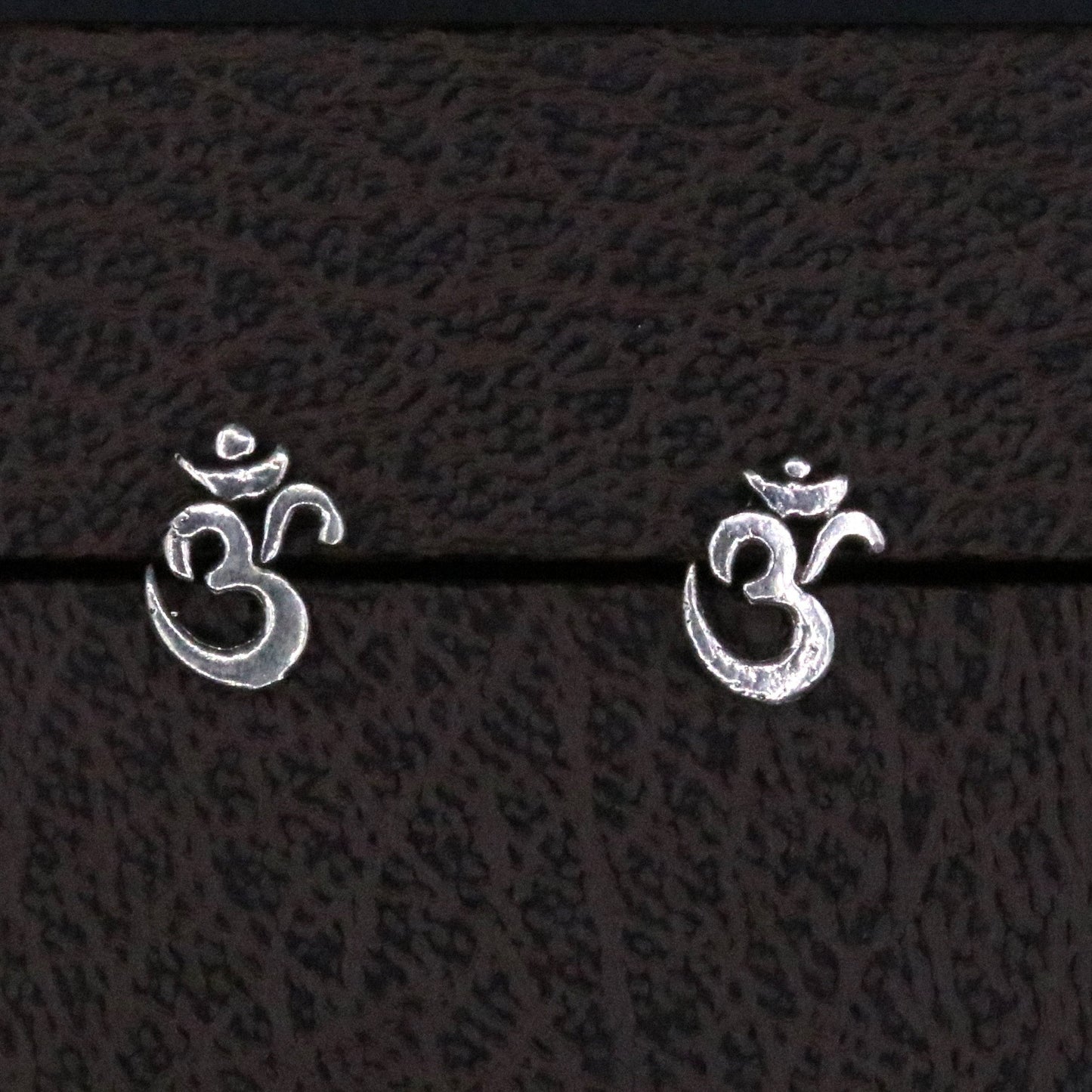 Sterling silver handmade aum om stud earring fabulous indan idol symbol earring jewelry for unisex s26 - TRIBAL ORNAMENTS