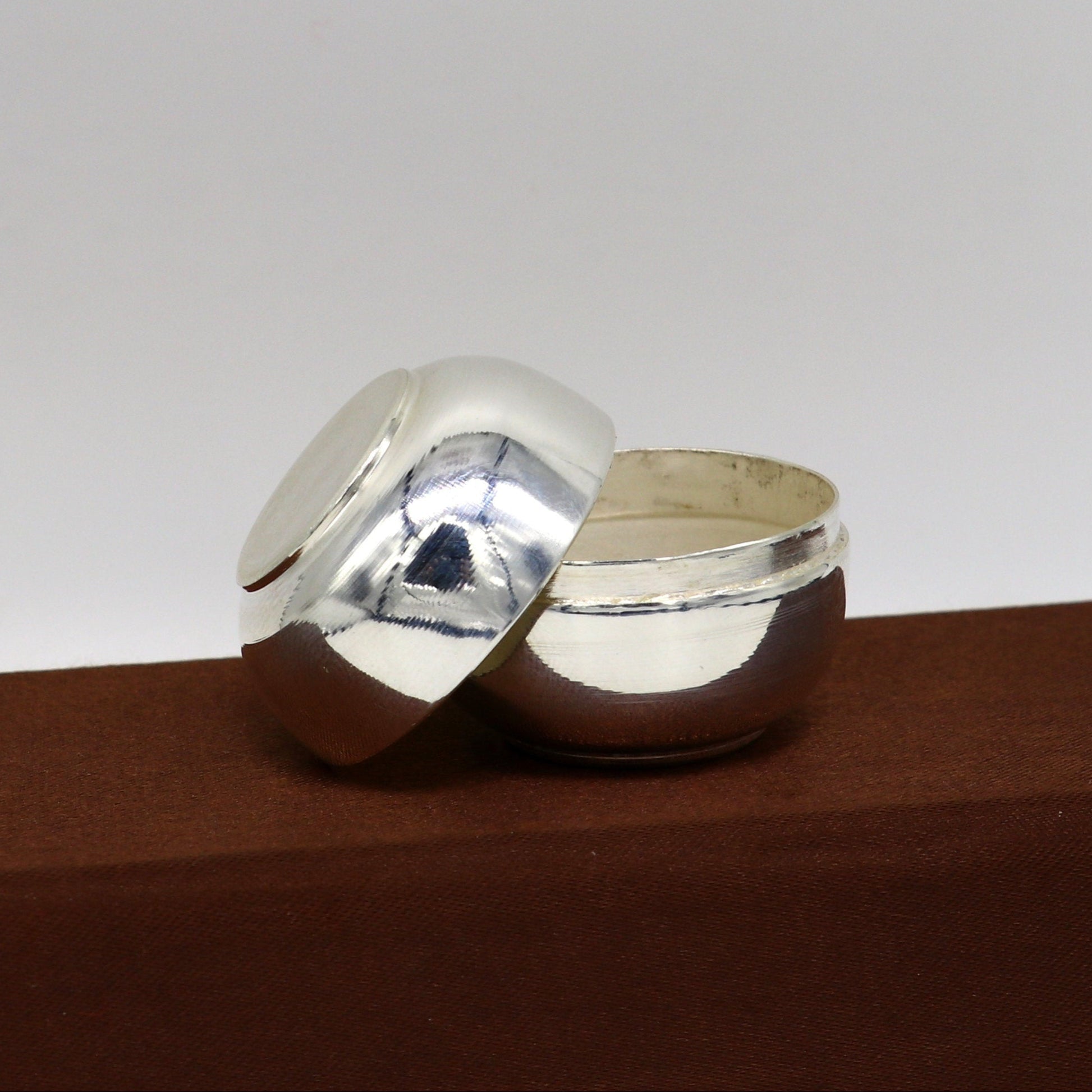 999 fine silver handmade gorgeous prasad box with cap, trinket box, container box, brides gifting, jewelry box, solid silver article stb95 - TRIBAL ORNAMENTS