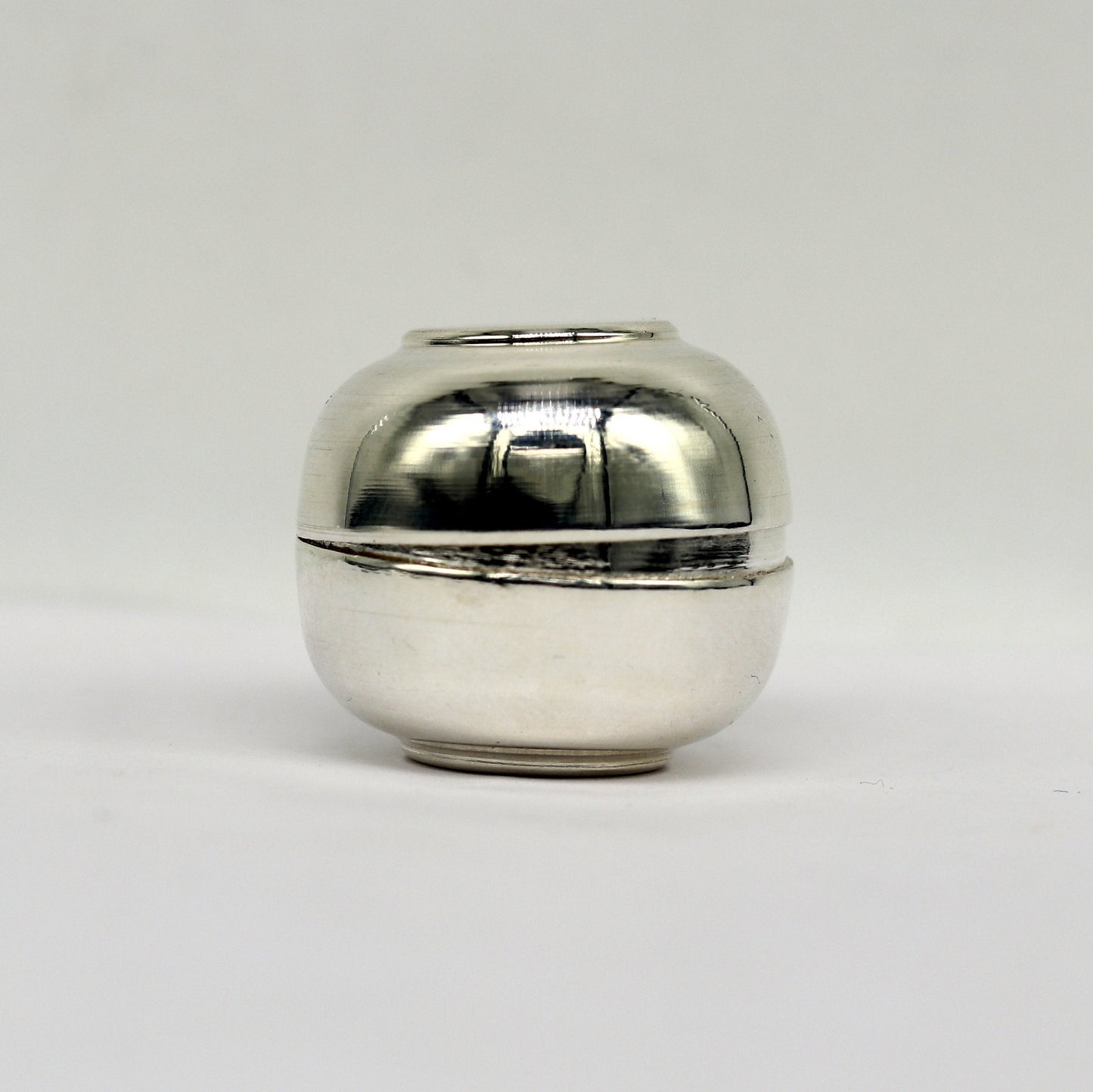 999 fine silver handmade gorgeous small idol's Prasad box, trinket box, container box, brides sindur box, solid silver article utensil sv183 - TRIBAL ORNAMENTS
