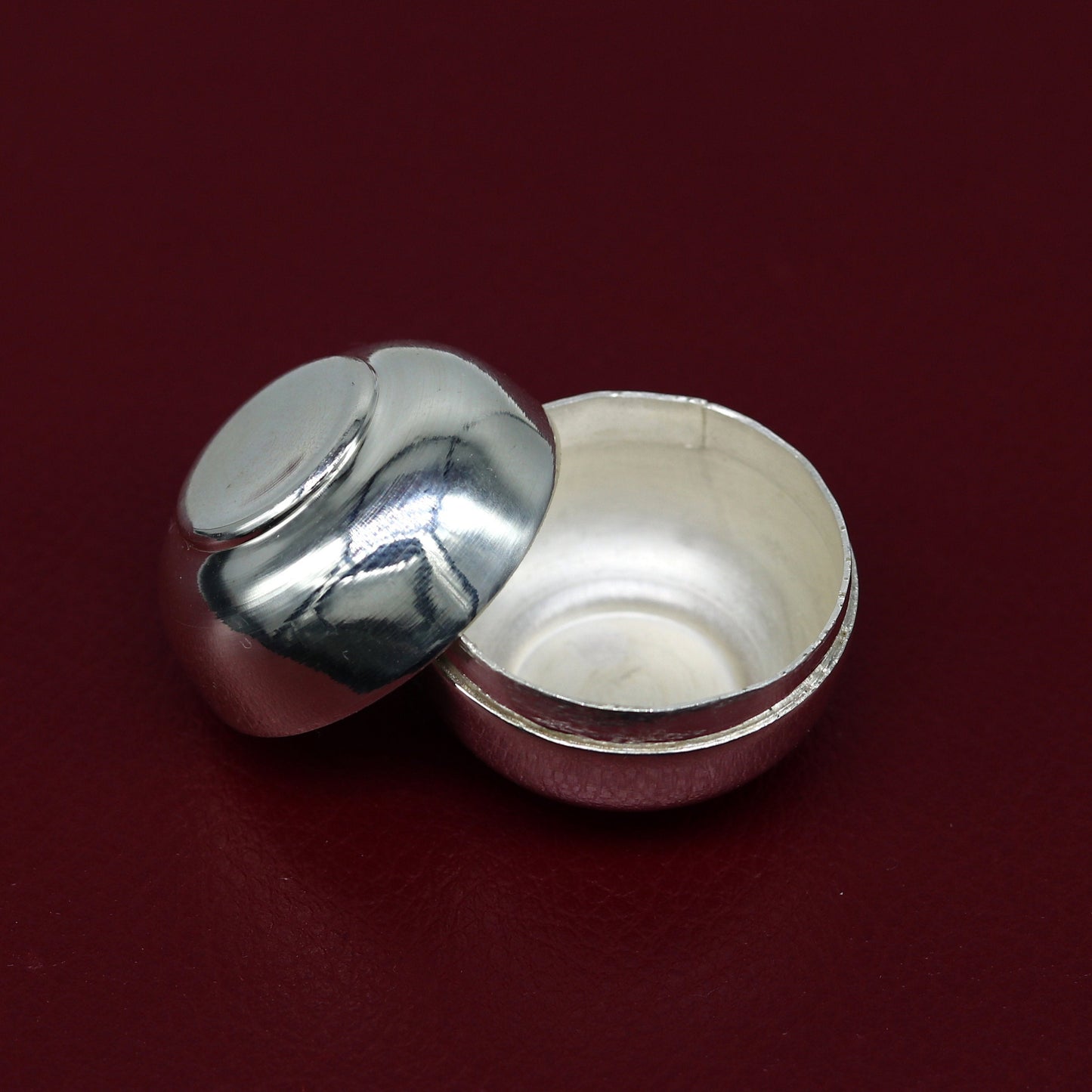 999 fine silver handmade gorgeous small idol's Prasad box, trinket box, container box, brides sindur box, solid silver article utensil sv183 - TRIBAL ORNAMENTS