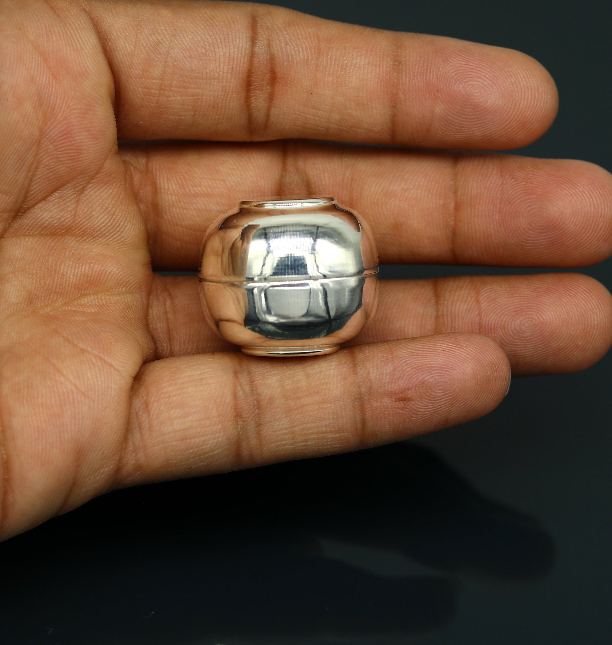 999 fine silver handmade gorgeous small idol's Prasad box, trinket box, container box, brides sindur box, solid silver article utensil sv183 - TRIBAL ORNAMENTS