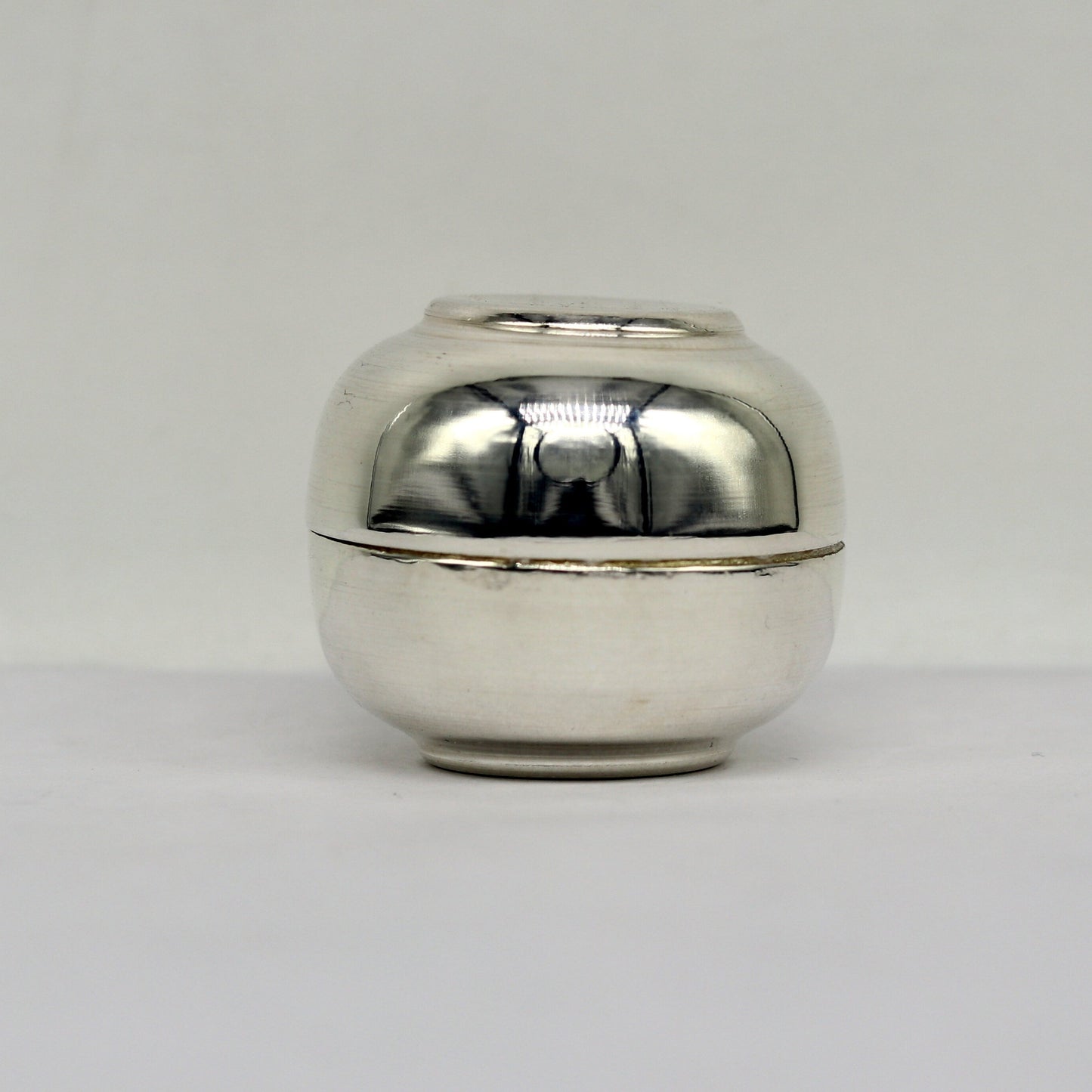 999 fine silver handmade gorgeous small idol's Prasad box, trinket box, container box, Sindur box, solid silver article utensil sv0185 - TRIBAL ORNAMENTS