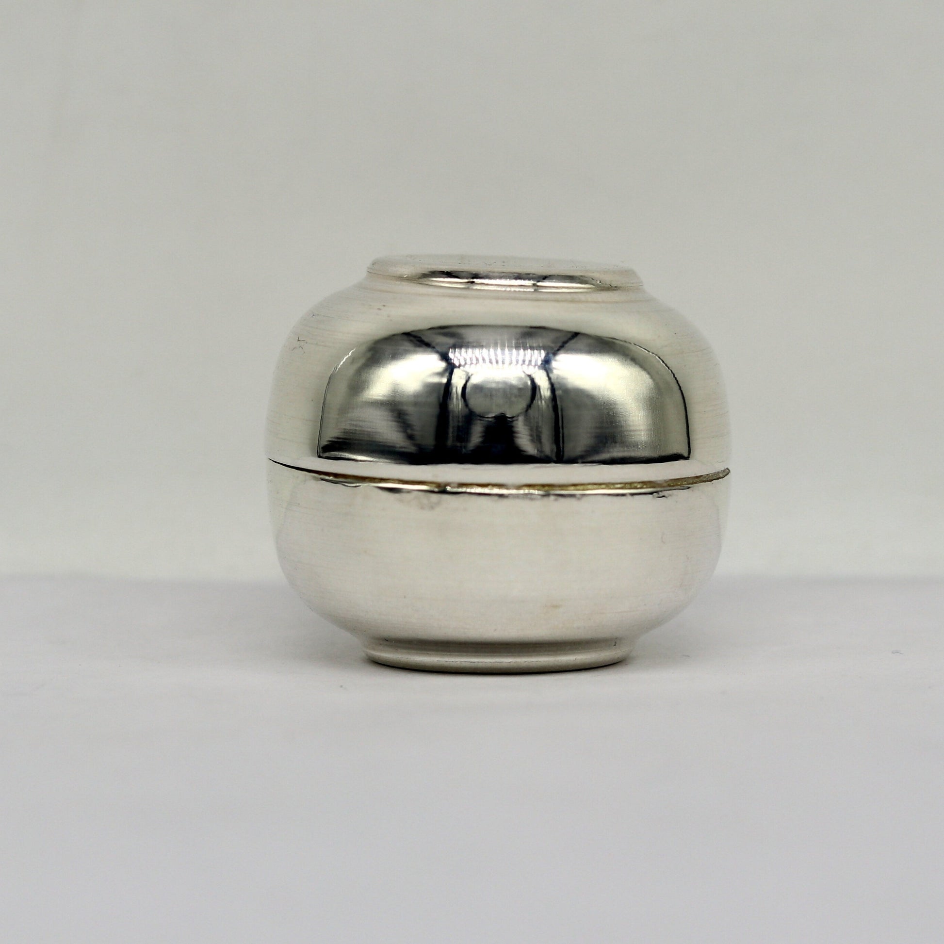 999 fine silver handmade gorgeous small idol's Prasad box, trinket box, container box, Sindur box, solid silver article utensil sv0185 - TRIBAL ORNAMENTS