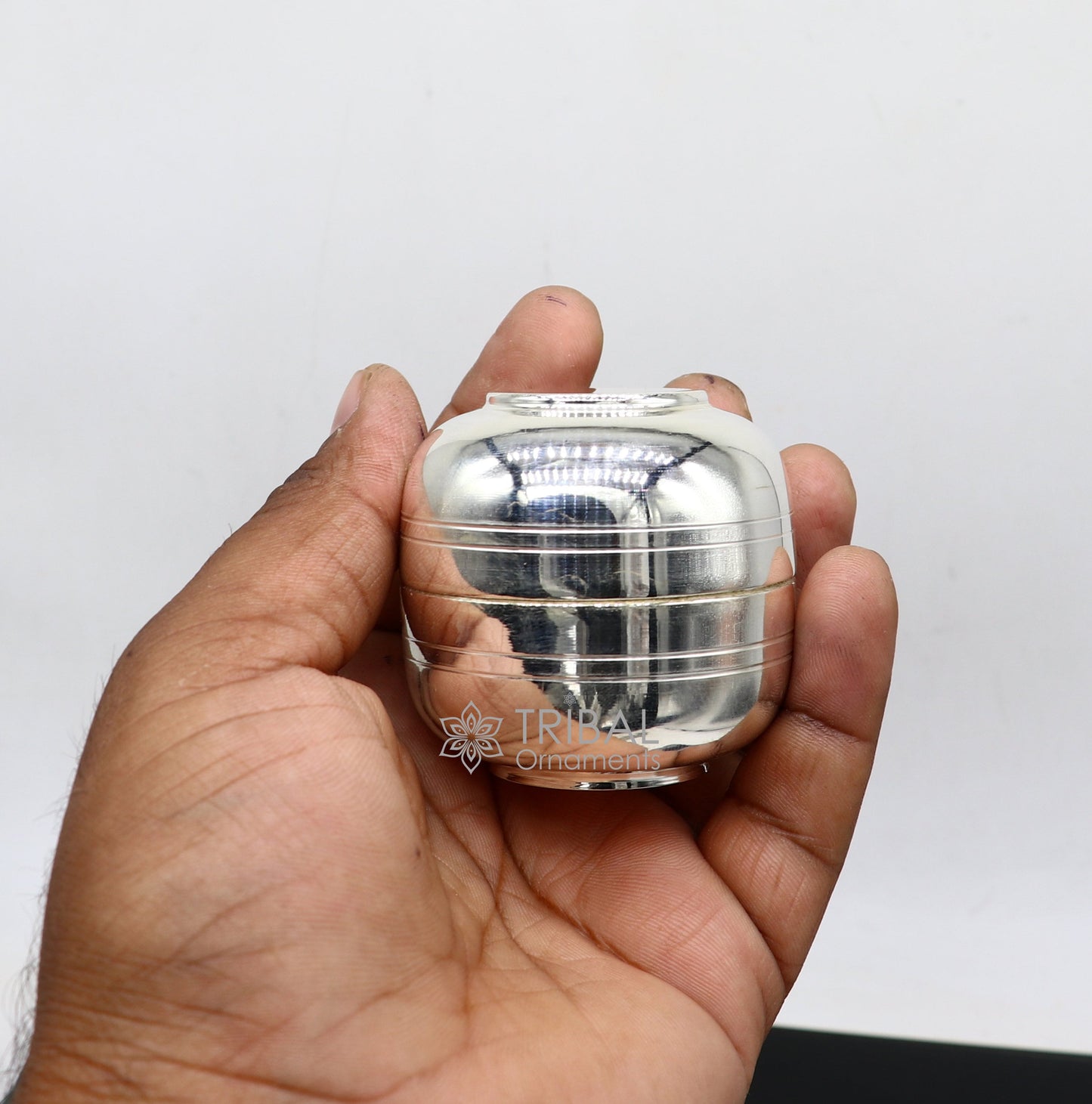 999 fine silver handmade gorgeous small idol's Prasadam box, trinket box, container box, solid silver puja article utensils su1107 - TRIBAL ORNAMENTS