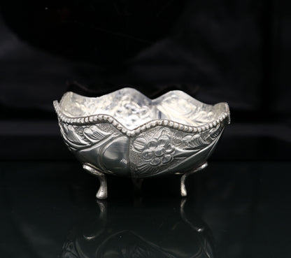 Fine silver vintage worshipping puja bowl with intricate design, ideal for prasadam and idol offerings in Hindu rituals.
