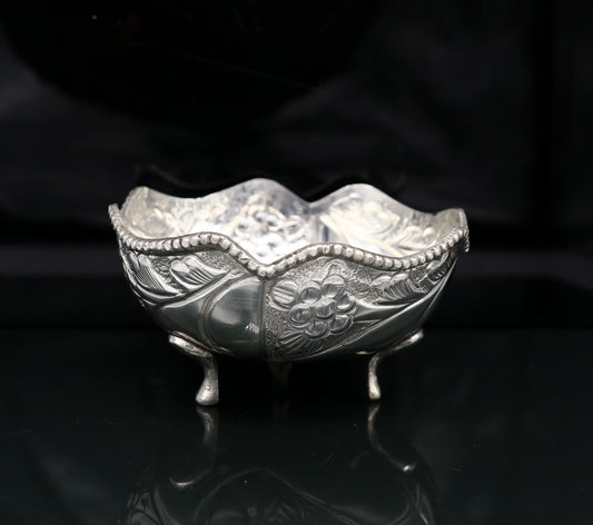 Fine silver vintage worshipping puja bowl with intricate design, ideal for prasadam and idol offerings in Hindu rituals.
