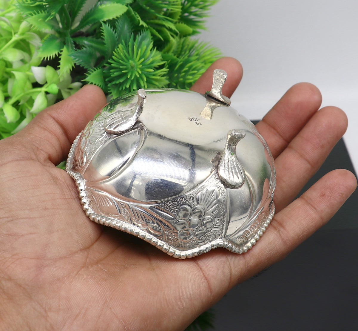 Vintage 999 fine silver worshipping puja bowl with intricate design, ideal for prasadam and idols like Krishna.