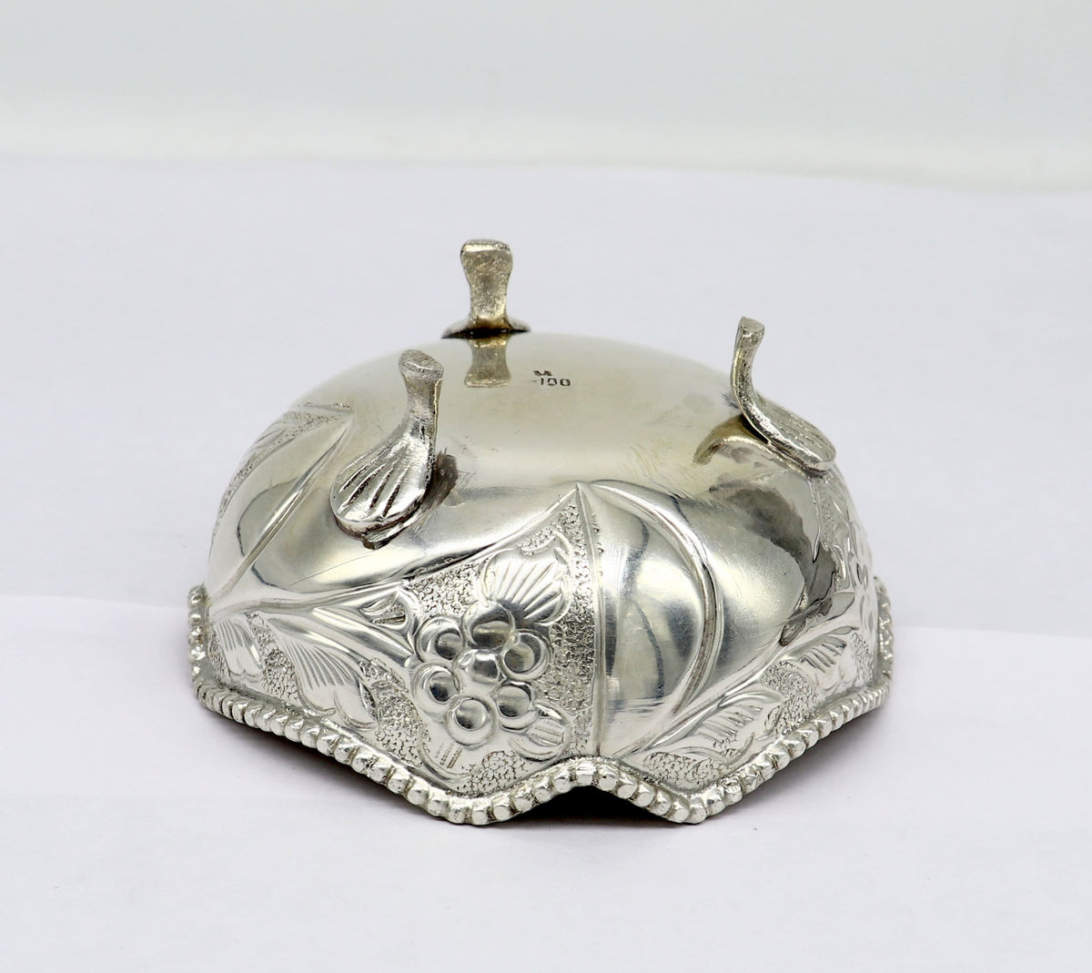 Vintage 999 fine silver worshipping puja bowl with intricate design, ideal for prasadam and idol offerings in Hindu rituals.