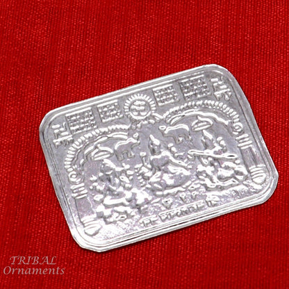 Handmade 9x6.3 cm 925 sterling silver Shree Lakshmi, Ganesha, and Saraswati divine frame for wealth and prosperity.