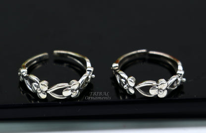 Sterling silver toe ring with intricate design, ideal for brides and wedding ethnic jewelry by TRIBAL ORNAMENTS.