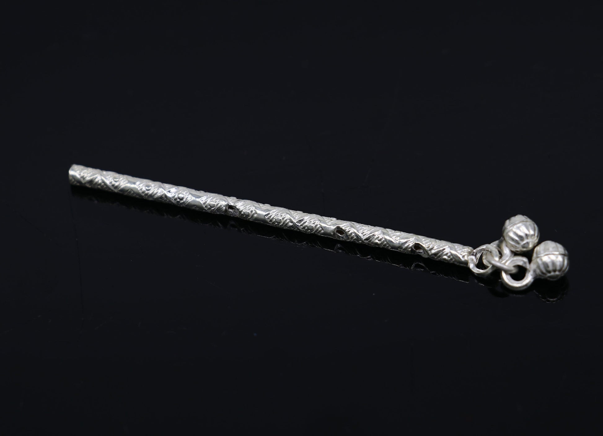 Solid sterling silver handmade Krishna flute and bansuri idol, detailed puja art featuring Little Krishna playing his flute.