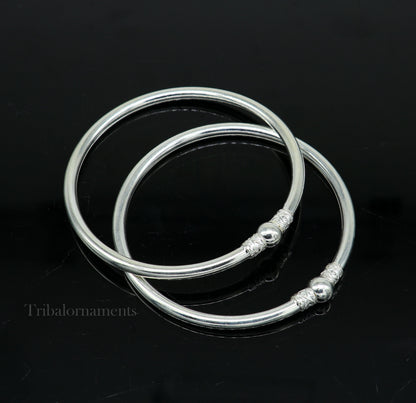 Sterling silver round bangle bracelet with shiny, plain design from TRIBAL ORNAMENTS, stylish bridal and belly dance jewelry.