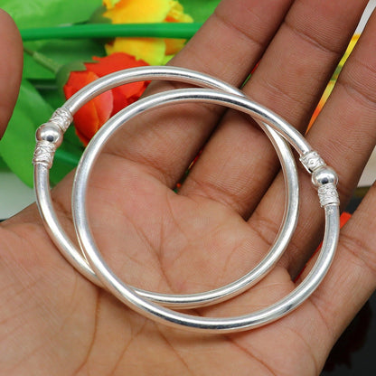 Shiny sterling silver round bangle bracelet with a plain design, stylish wedding and belly dance jewelry by Tribal Ornaments.