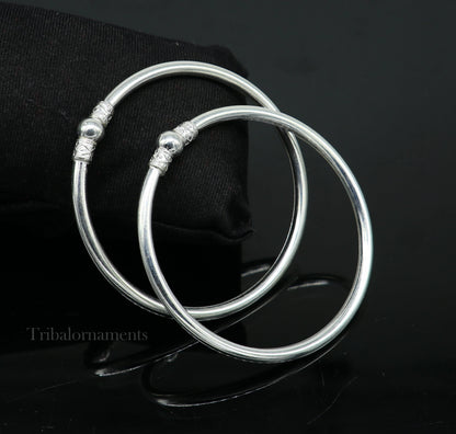 Sterling silver round bangle bracelet with shiny, plain design, stylish and suitable for brides and belly dance jewelry.
