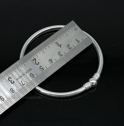 Sterling silver round bangle bracelet with shiny, plain design, stylish jewelry perfect for brides and belly dance accessories.