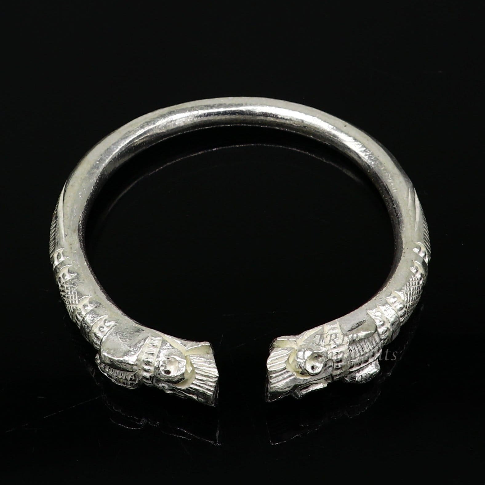 Vintage 925 solid silver crocodile design cuff bracelet by TRIBAL ORNAMENTS, adjustable unisex jewelry for stylish wrist wear.