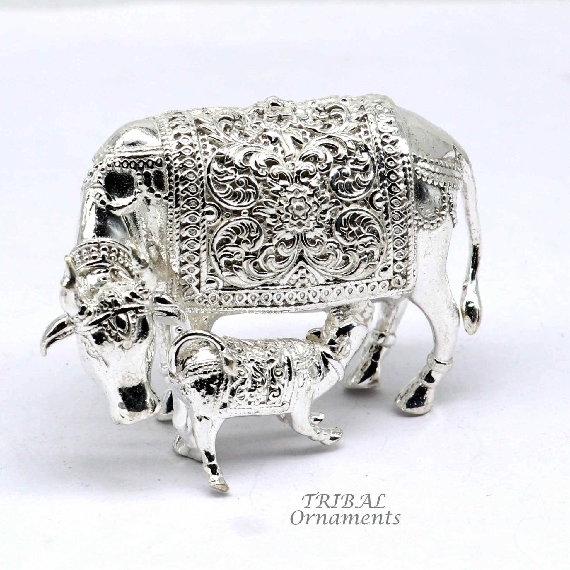 Divine cow and calf 925 sterling silver vintage design Kamdhenu cow, deity's cow, wishing cow, silver cow for wealth and prosperity  art588 - TRIBAL ORNAMENTS
