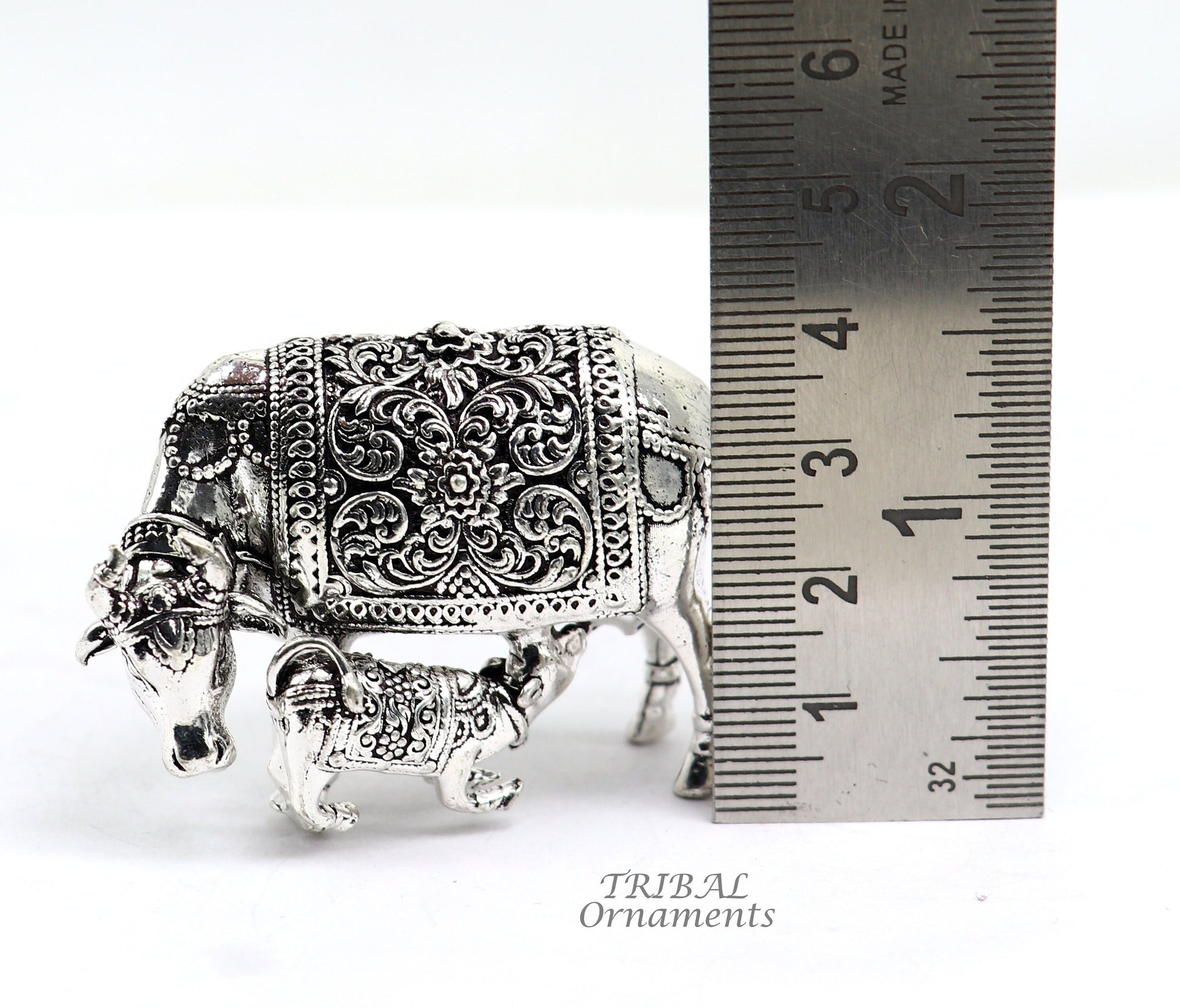 Divine cow and calf 925 sterling silver vintage design Kamdhenu cow, deity's cow, wishing cow, silver cow for wealth and prosperity  art589 - TRIBAL ORNAMENTS