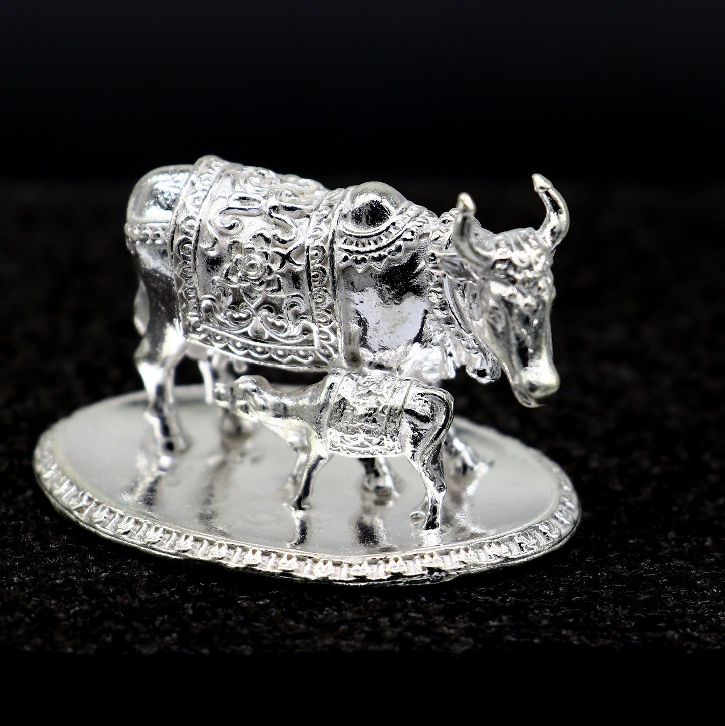 Divine cow with calf 925 sterling silver vintage design Kamdhenu cow, deity's cow, wishing cow, silver worshipping puja article su1162 - TRIBAL ORNAMENTS