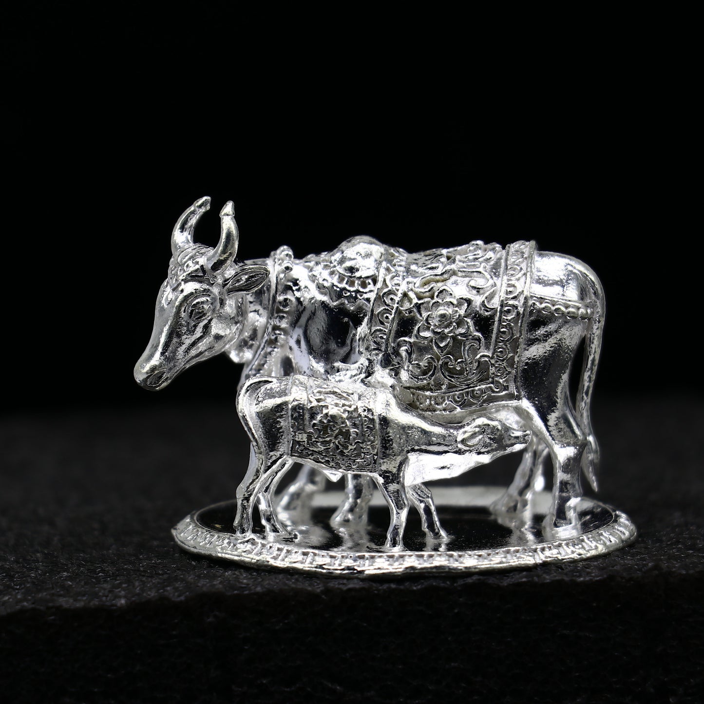 Divine cow with calf 925 sterling silver vintage design Kamdhenu cow, deity's cow, wishing cow, silver worshipping puja article su1163 - TRIBAL ORNAMENTS