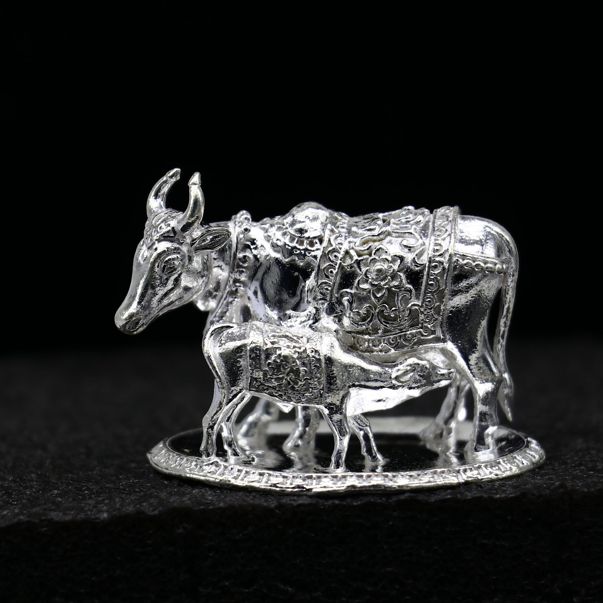 Divine cow with calf 925 sterling silver vintage design Kamdhenu cow, deity's cow, wishing cow, silver worshipping puja article su1163 - TRIBAL ORNAMENTS