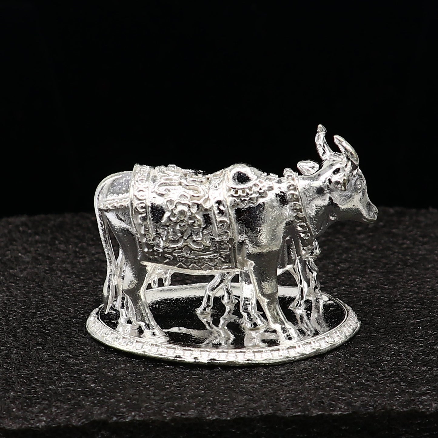 Divine cow with calf 925 sterling silver vintage design Kamdhenu cow, deity's cow, wishing cow, silver worshipping puja article su1163 - TRIBAL ORNAMENTS