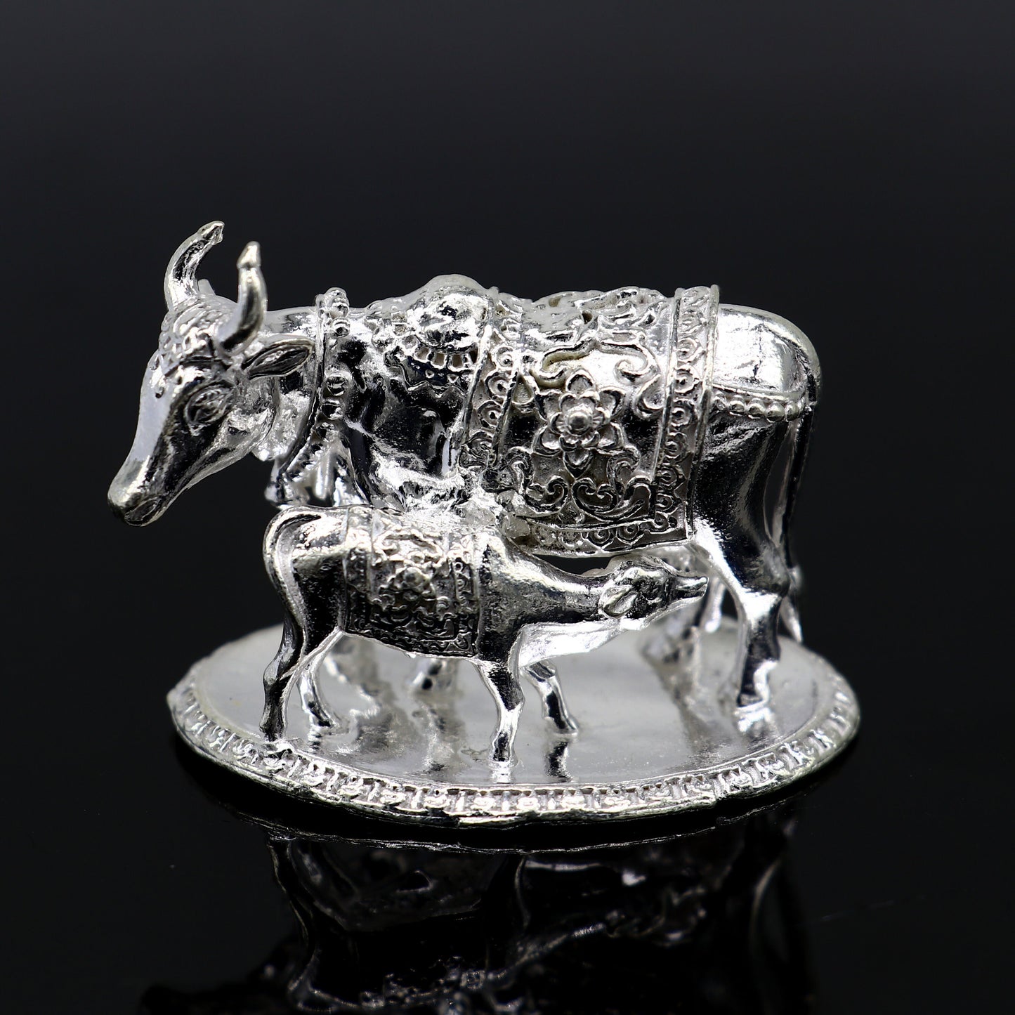 Divine cow with calf 925 sterling silver vintage design Kamdhenu cow, deity's cow, wishing cow, silver worshipping puja article su1163 - TRIBAL ORNAMENTS