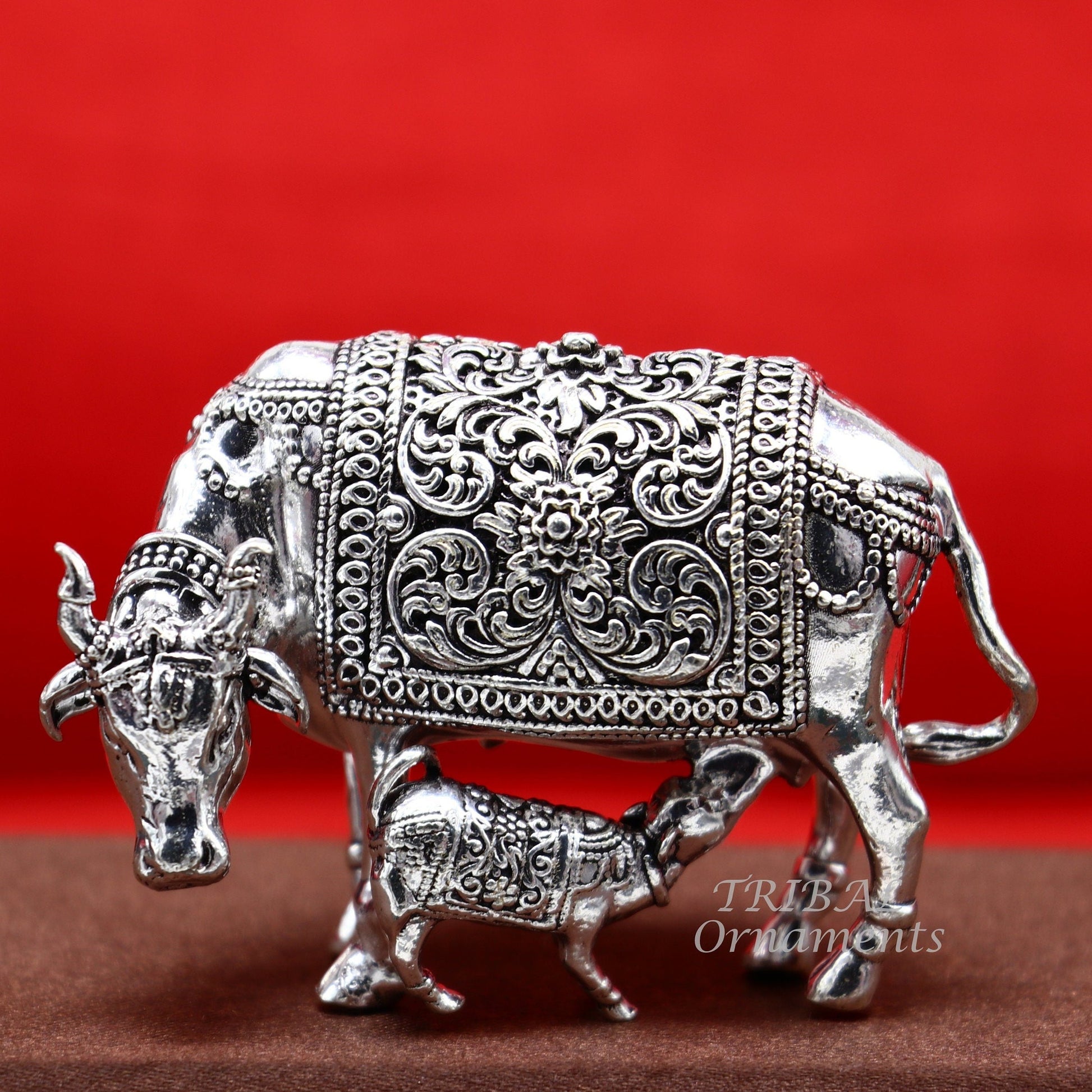 Divine cow with calf 925 sterling silver vintage Nakshi work design Kamdhenu cow, deity's cow, wishing cow, silver worshipping puja art556 - TRIBAL ORNAMENTS