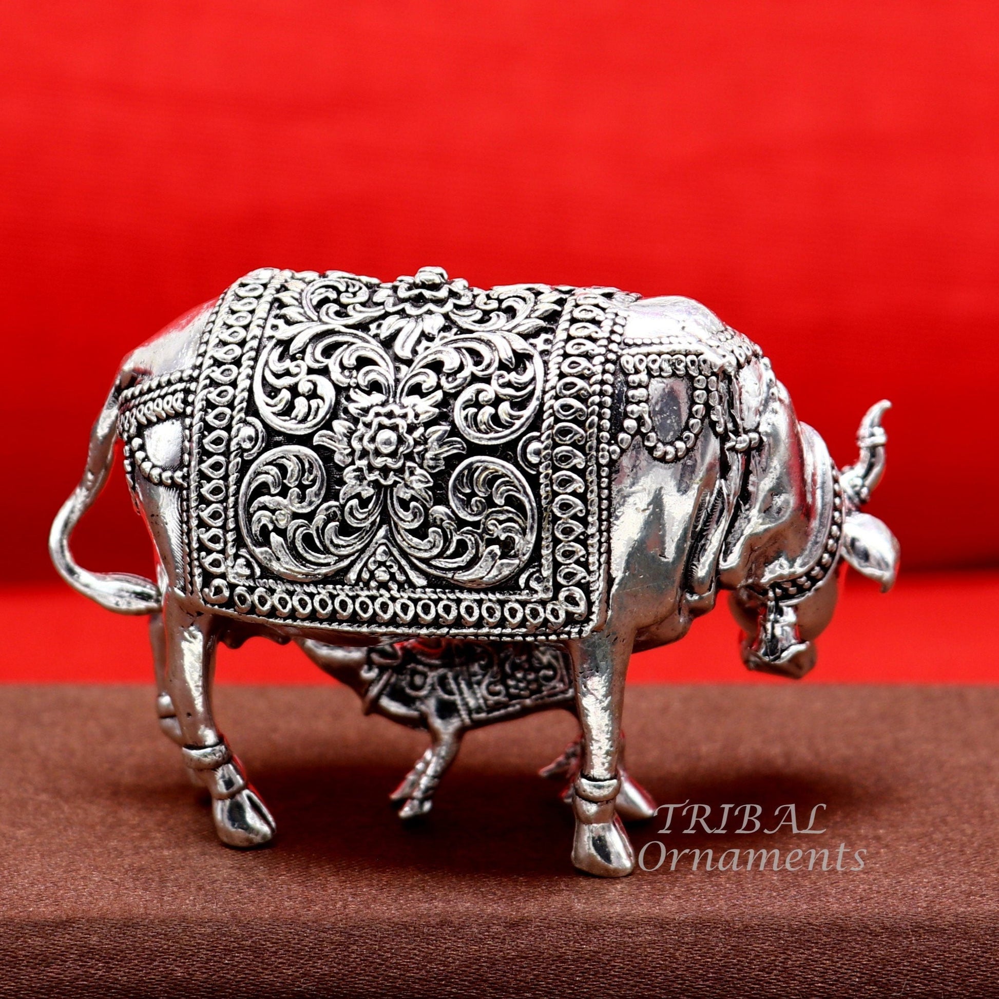 Divine cow with calf 925 sterling silver vintage Nakshi work design Kamdhenu cow, deity's cow, wishing cow, silver worshipping puja art556 - TRIBAL ORNAMENTS