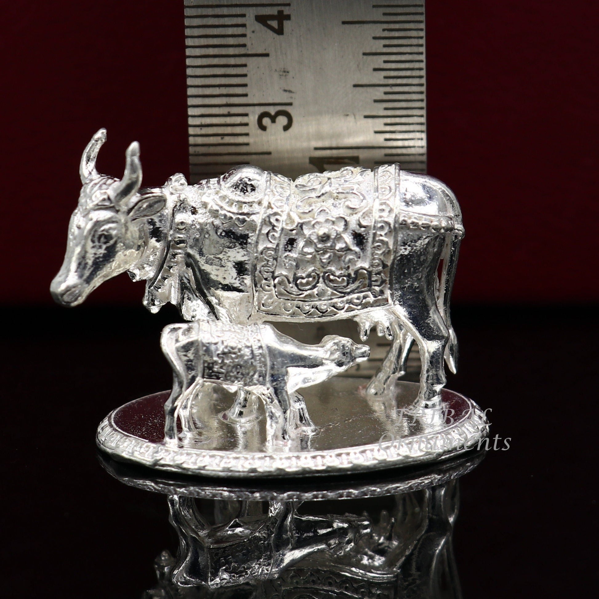 Divine cow with calf 925 sterling silver vintage Nakshi work design Kamdhenu cow, deity's cow, wishing cow, silver worshipping puja art558 - TRIBAL ORNAMENTS