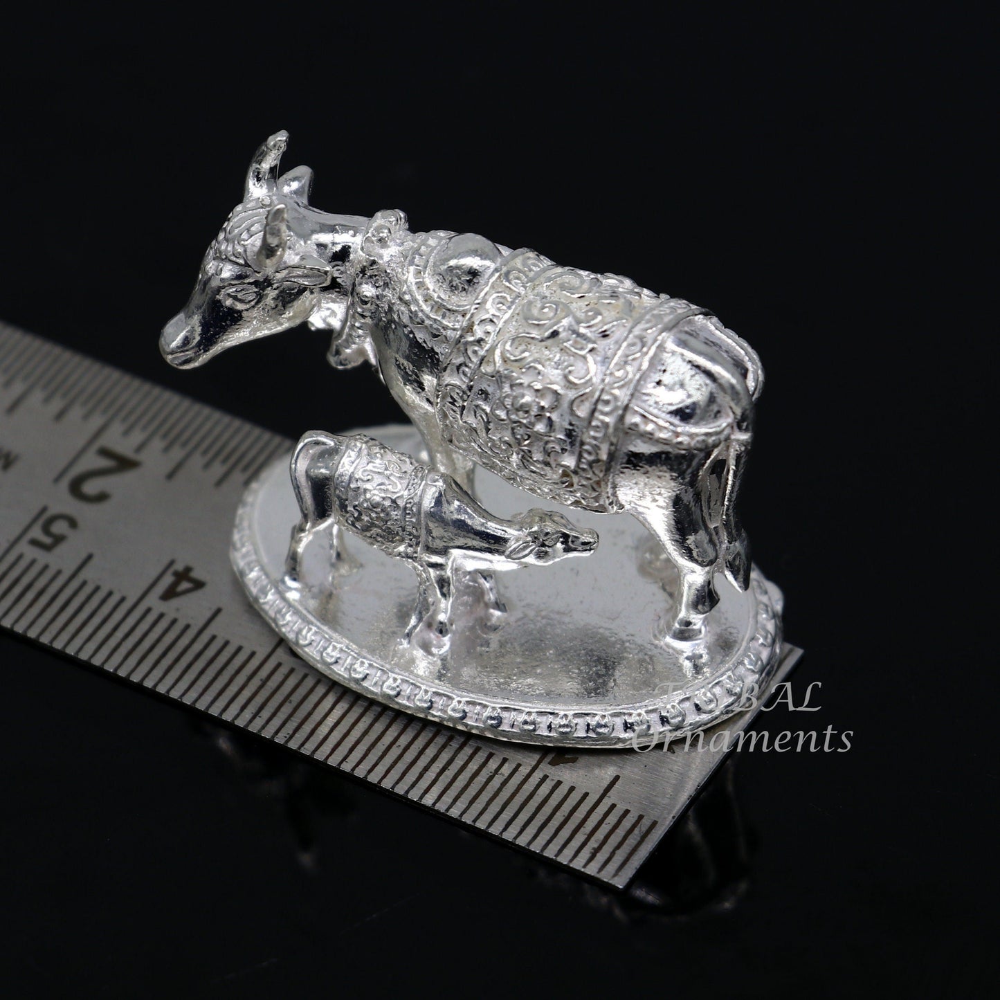 Divine cow with calf 925 sterling silver vintage Nakshi work design Kamdhenu cow, deity's cow, wishing cow, silver worshipping puja art558 - TRIBAL ORNAMENTS