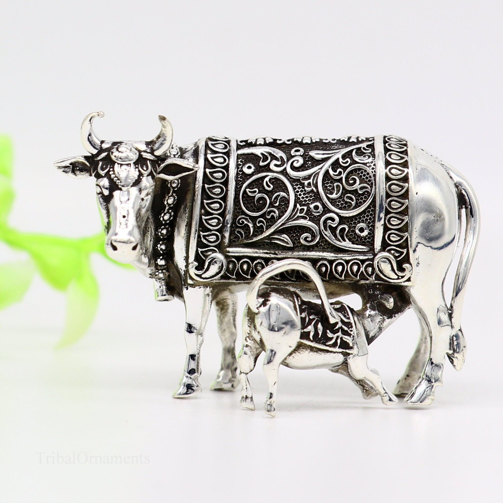 Divine cow with calf 925 sterling silver vintage Nakshi work design Kamdhenu cow, deity's cow, wishing cow, silver worshipping puja stb120 - TRIBAL ORNAMENTS